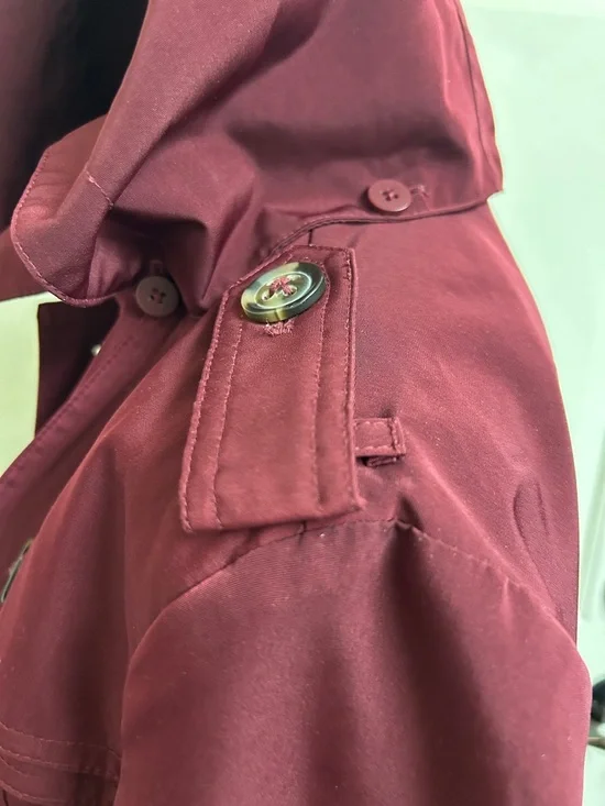 London fog medium maroon trench coat with button details with belt, Size Medium - Picture 6 of 10